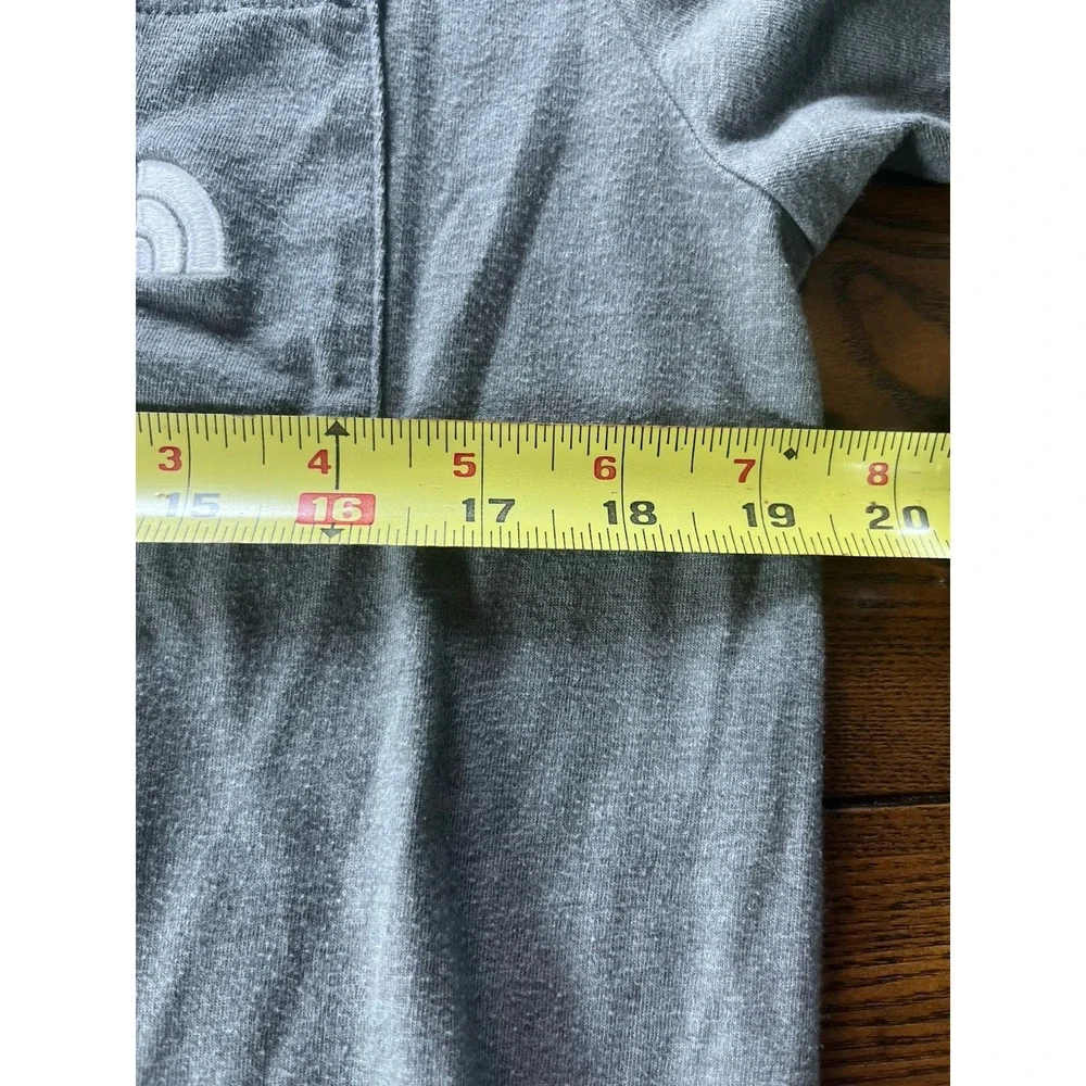 The North Face Shirt Mens Medium Gray Short Sleeve Pocket Tee Lightweight Casual